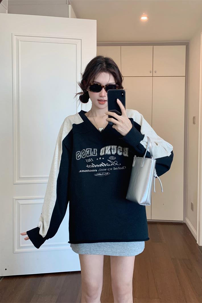 American Retro V-Neck Sweatshirt and Skirt Two-Piece Set for Women Autumn Loose Fit - Image 5