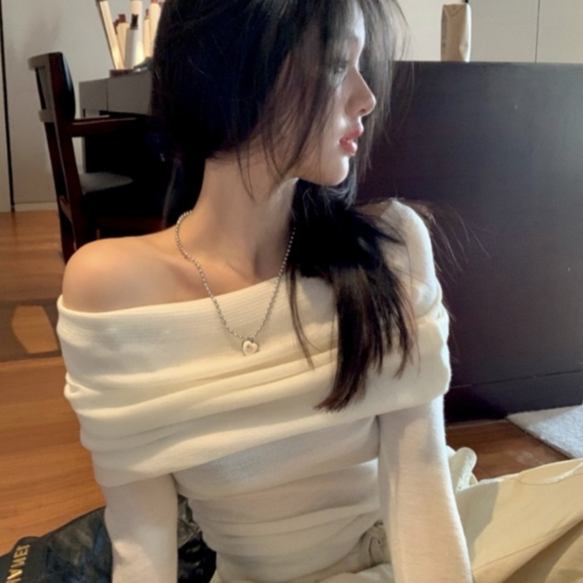 French Chic Off-Shoulder Knit Sweater Women Slim Fit Pleated Long Sleeve Top - Image 5