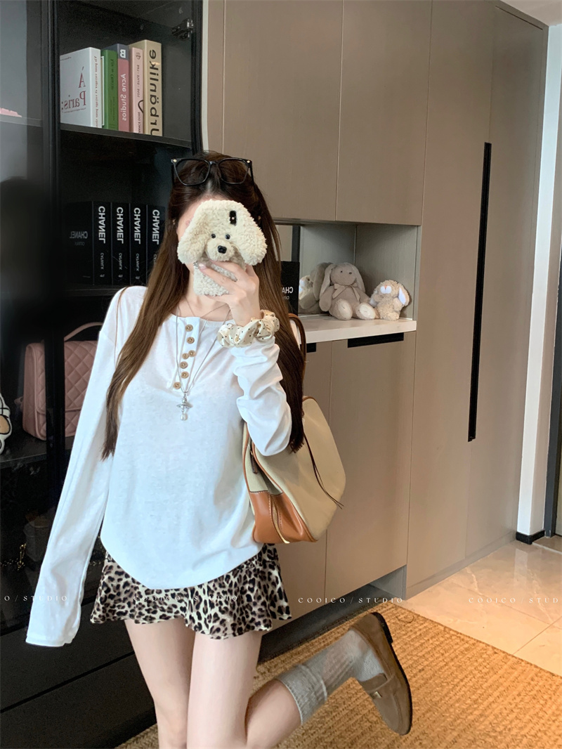 Women's Two-Piece Set with White Top and Leopard Print Skirt