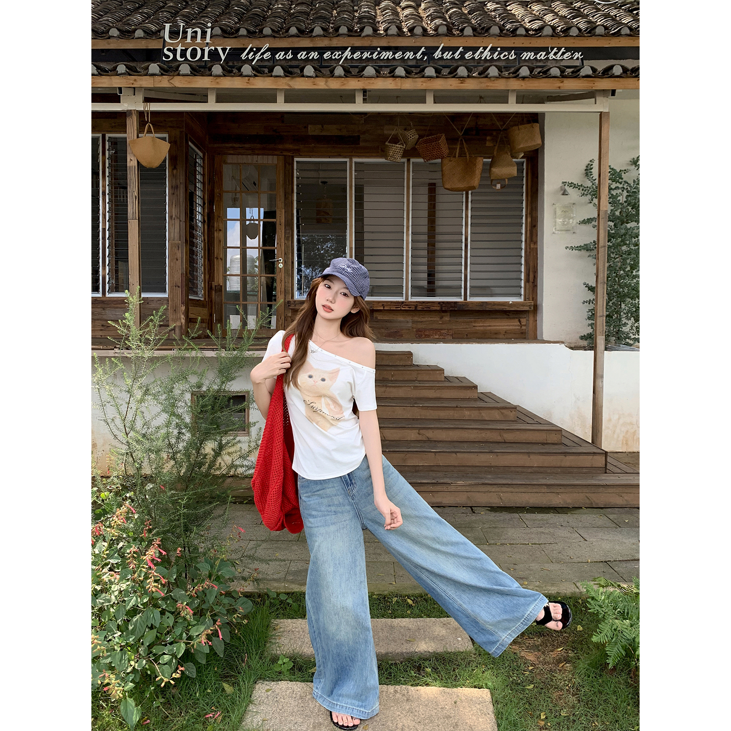 Korean Style Cartoon Print One-Shoulder T-Shirt Women Short Sleeve Summer 2026 Slim Fit Off-Shoulder Top - Image 2