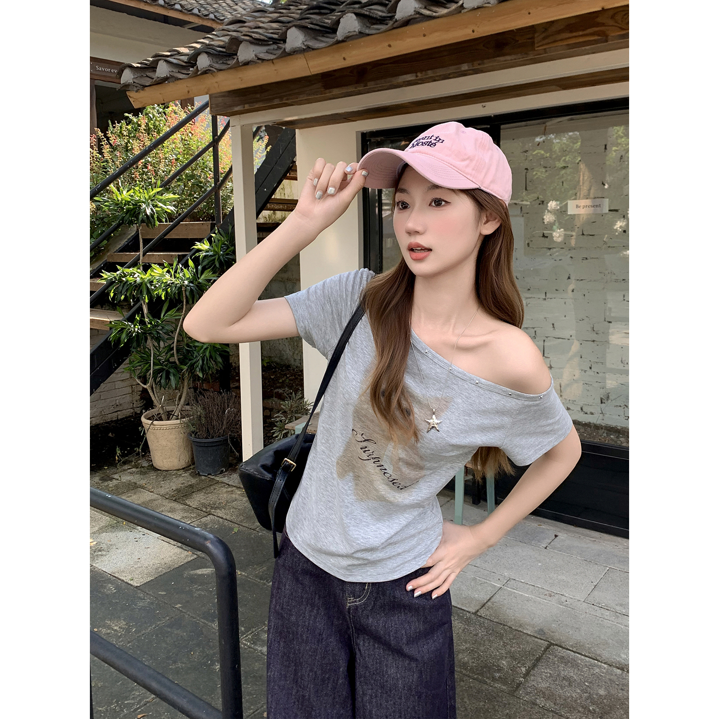Korean Style Cartoon Print One-Shoulder T-Shirt Women Short Sleeve Summer 2026 Slim Fit Off-Shoulder Top - Image 3