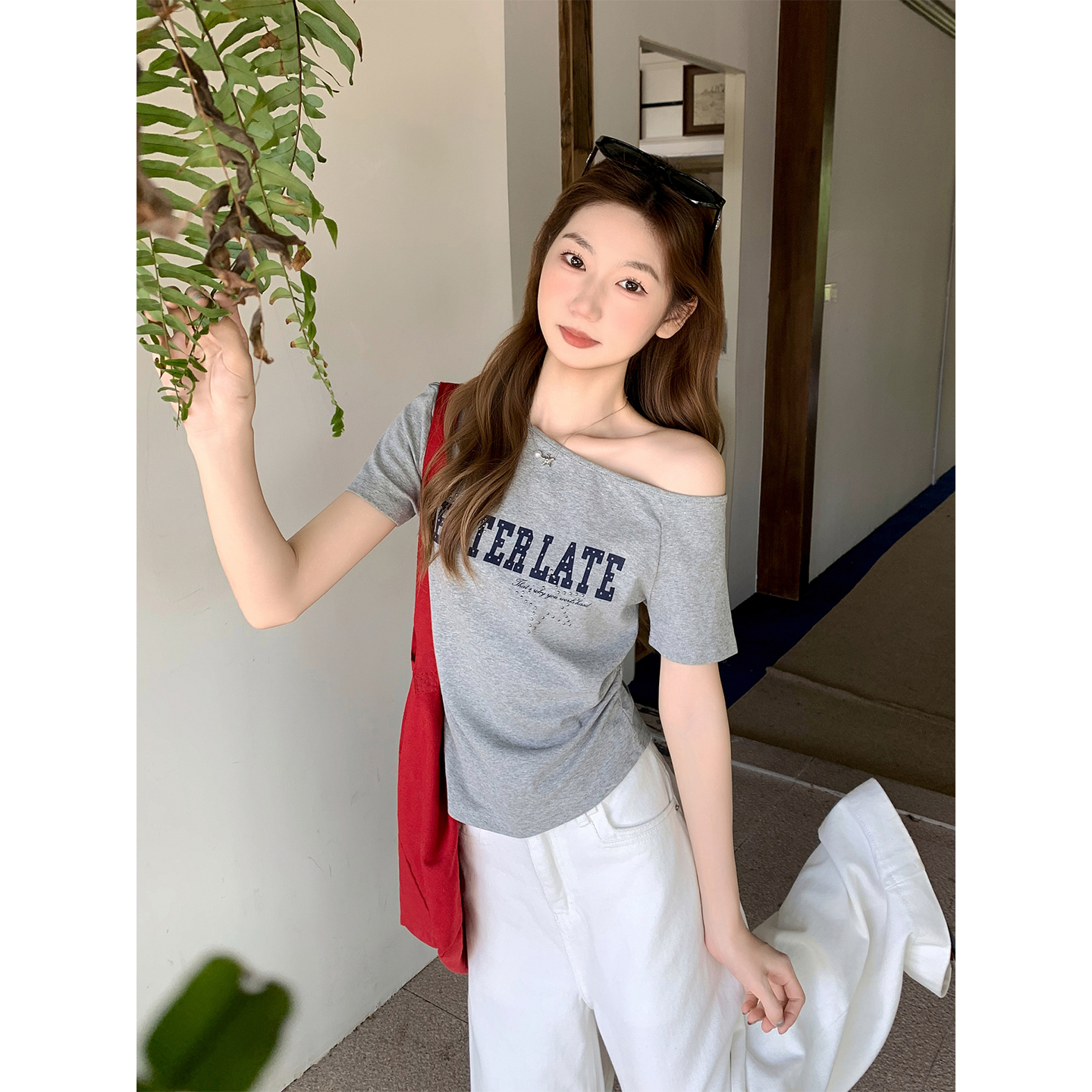 American Sweet Cool Style Rhinestone Short Sleeve T-Shirt Women Summer New Off-Shoulder Letter Print Waist-Slimming Top - Image 5