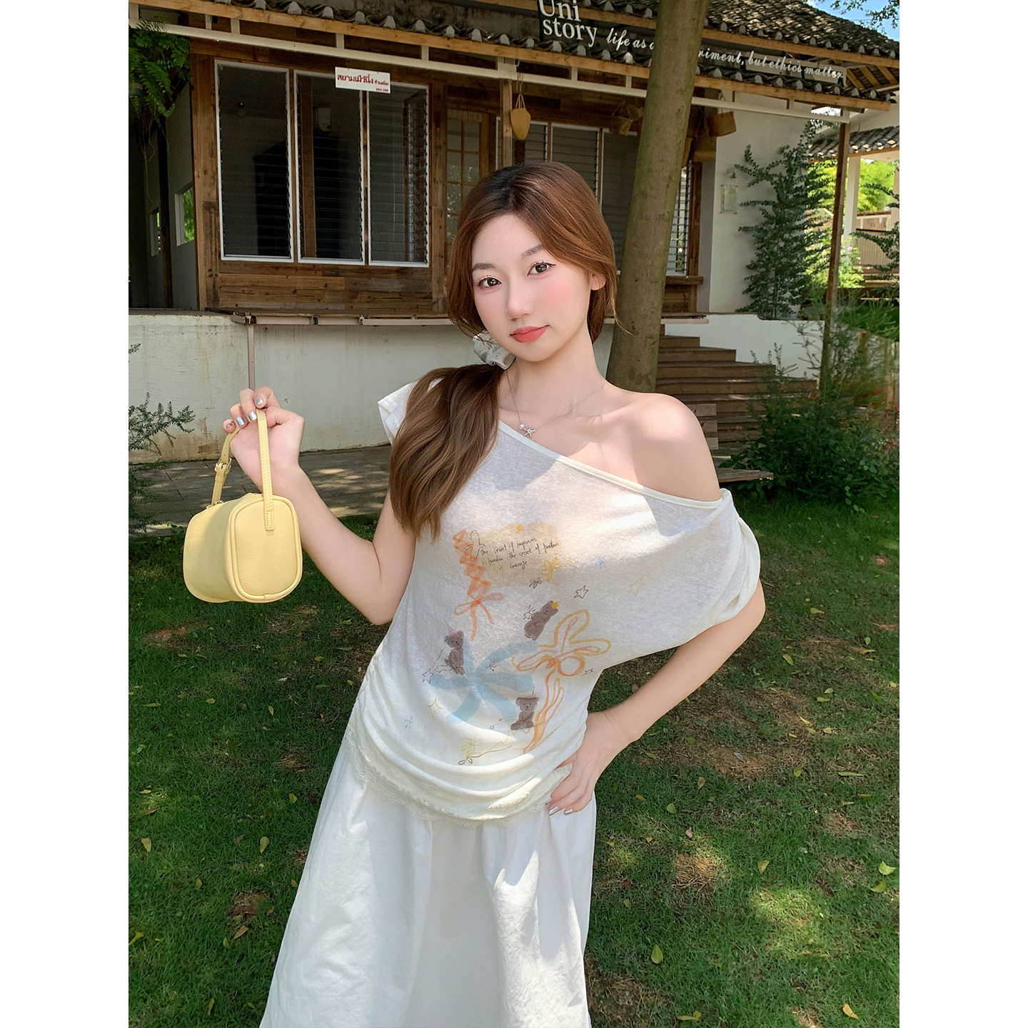 Korean Style Off-Shoulder Short Sleeve T-Shirt for Women Summer New Retro Hand-Drawn Graffiti Print Asymmetric Neck Versatile Top - Image 2