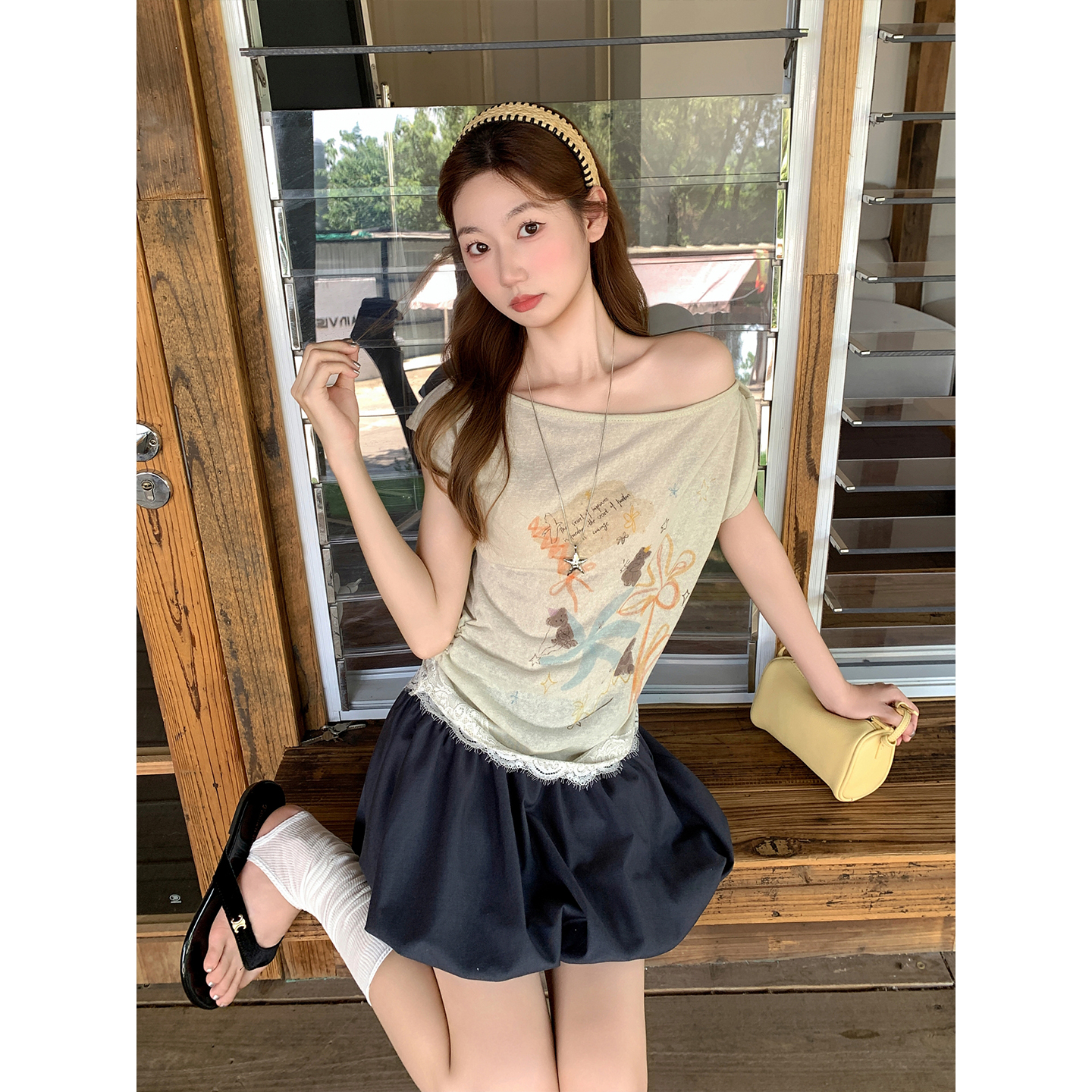 Korean Style Off-Shoulder Short Sleeve T-Shirt for Women Summer New Retro Hand-Drawn Graffiti Print Asymmetric Neck Versatile Top - Image 4