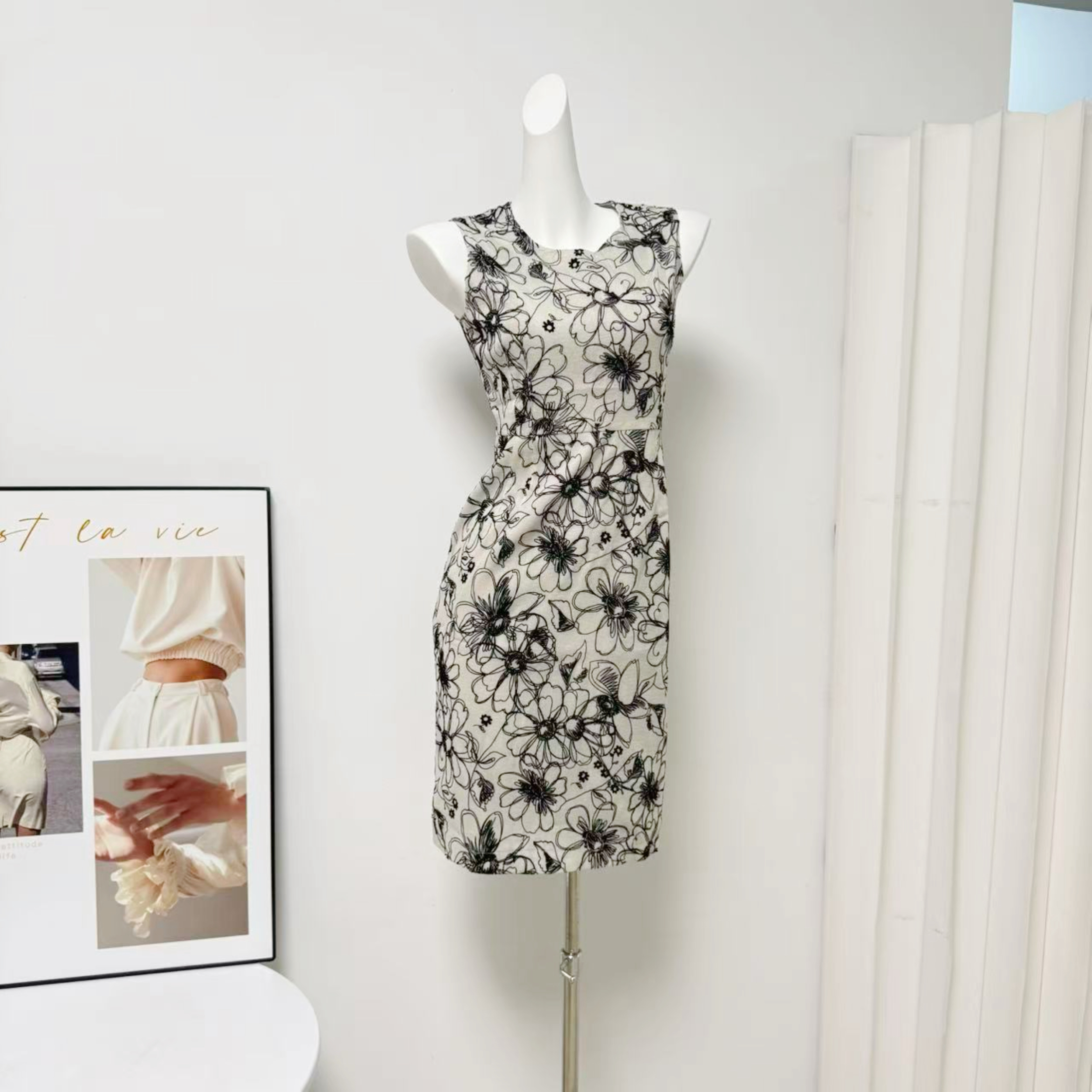 French Ink Wash Flocked Print Sleeveless Dress - Image 2